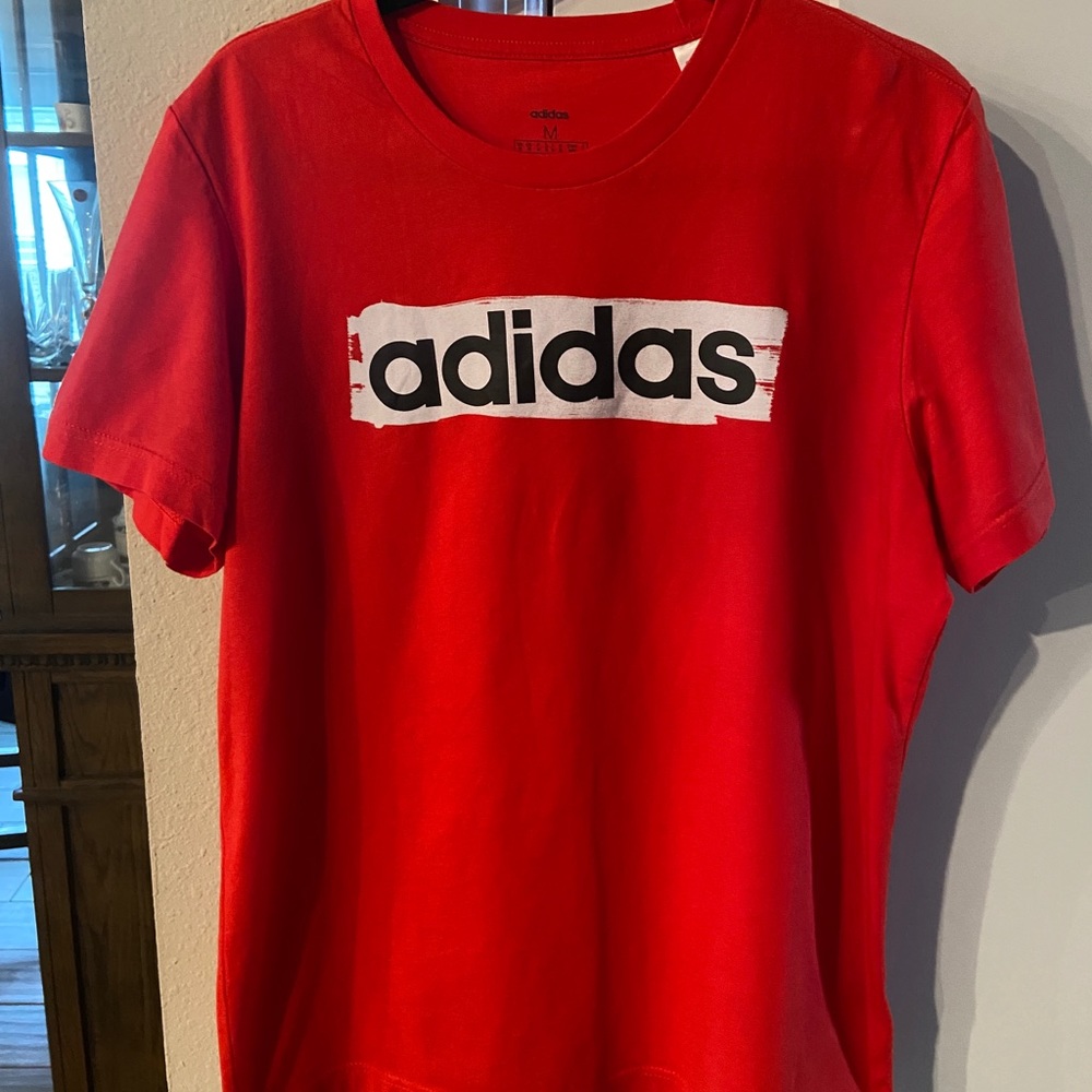2-4-1 WOMEN’S ADIDAS SHIRT SIZE MEDIUM